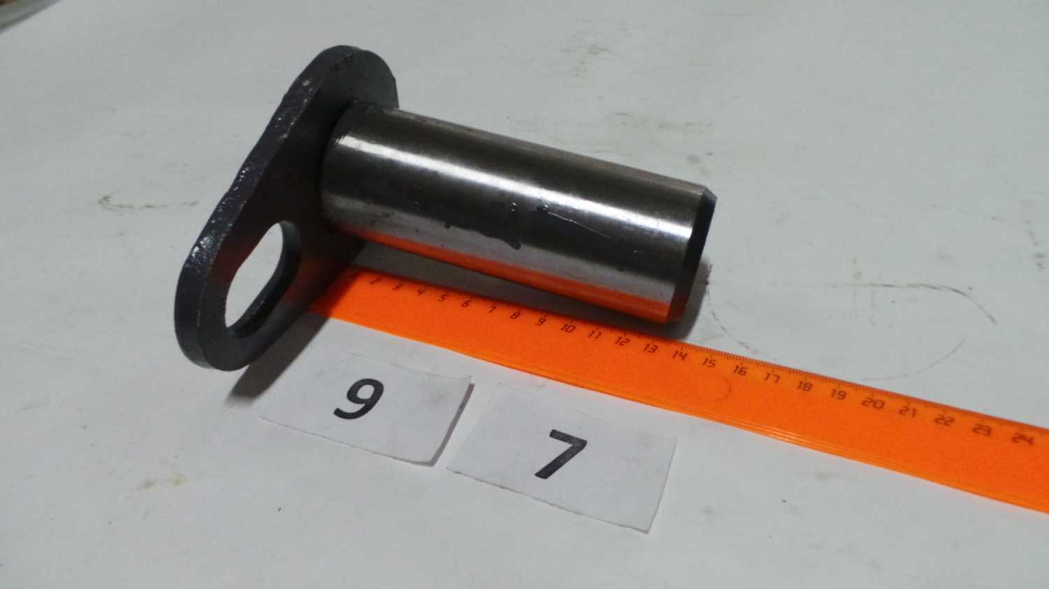 Палец 50*140/4043000009